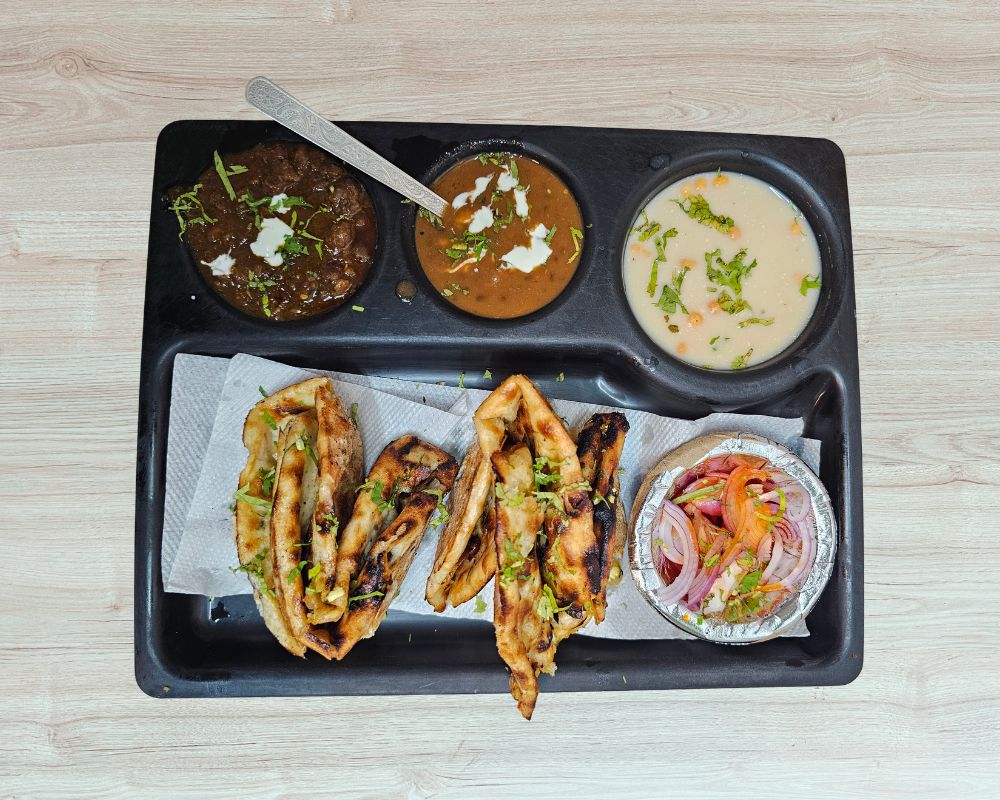 Amritsari Chur Chur Naan Thali